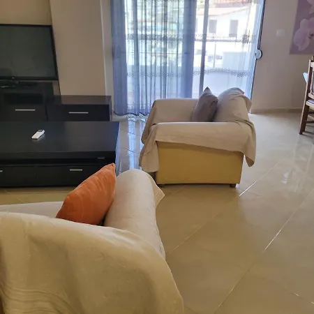 Marina Sarandë